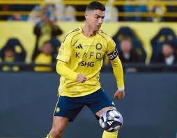 看着都疼！加纳国脚脚踝90度翻转，被日本击败，下轮战玻利维亚